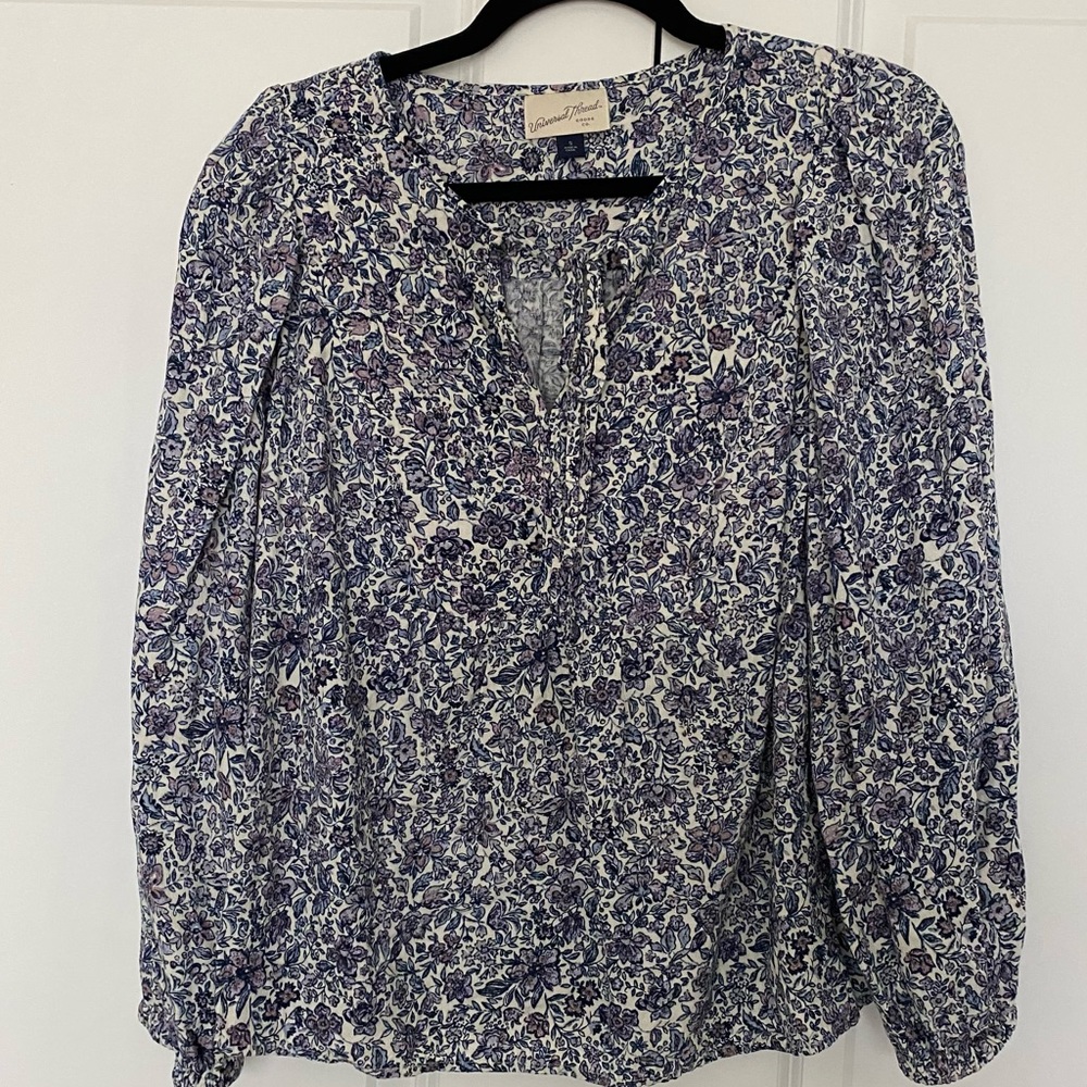 Universal Thread Blue Floral Top Size S